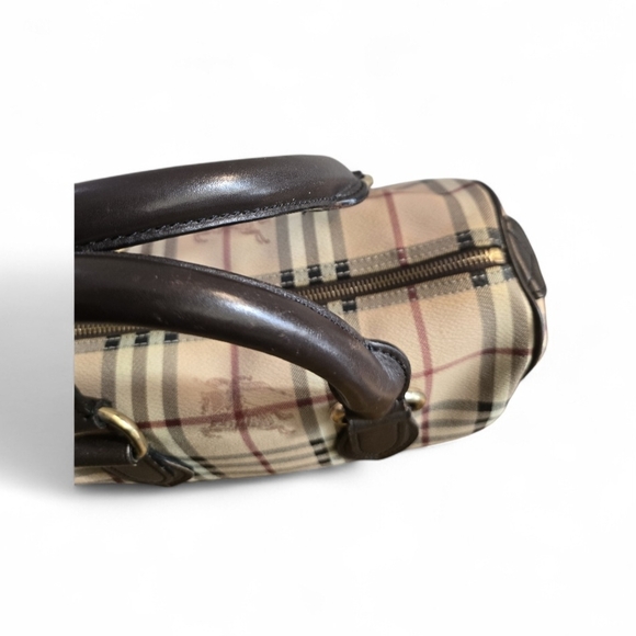 Burberry Beige Checkered Women's Bag - Picture 8 of 10